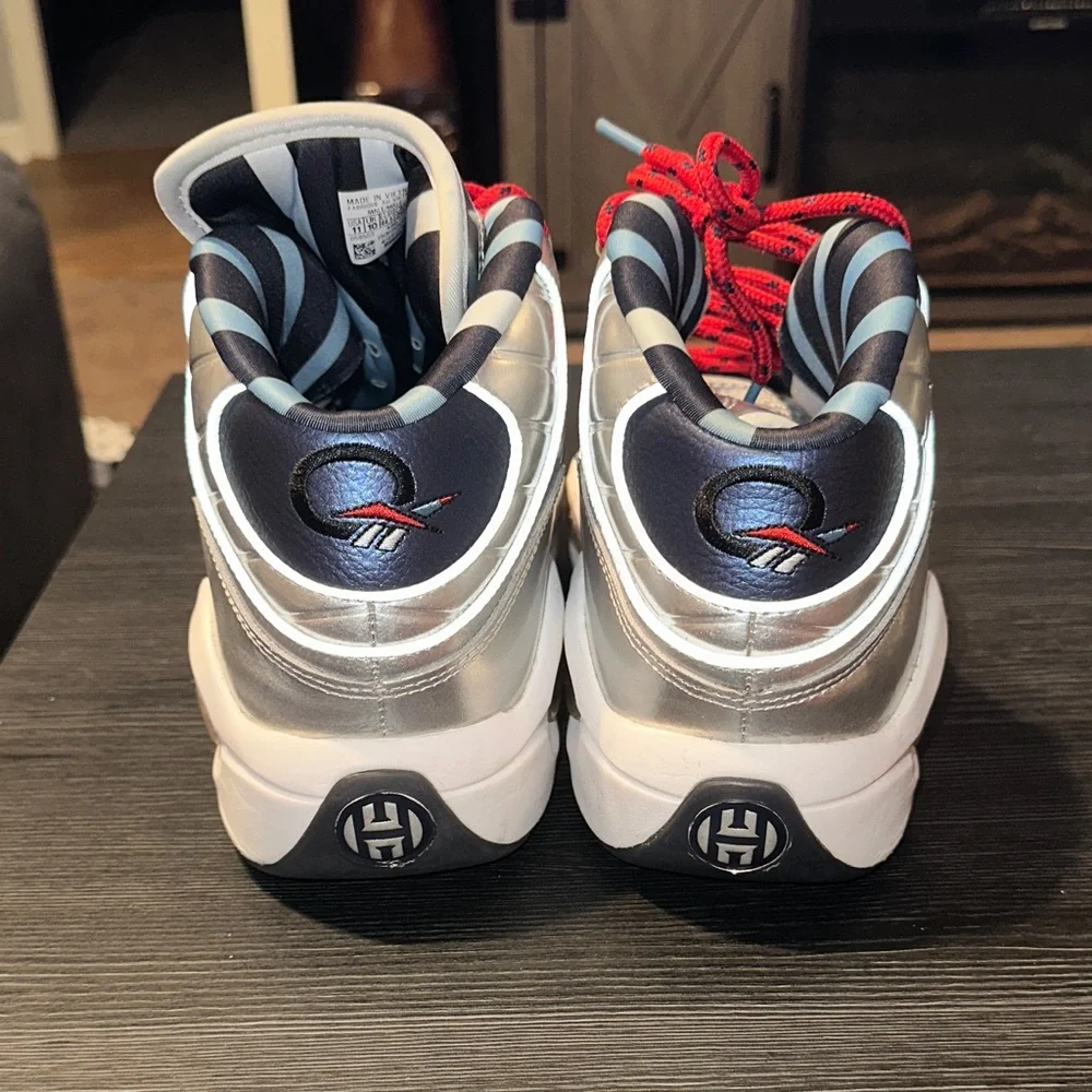 Men Reebok Iverson Stylish Sneakers with Red and Blue Accents - Picture 4 of 6